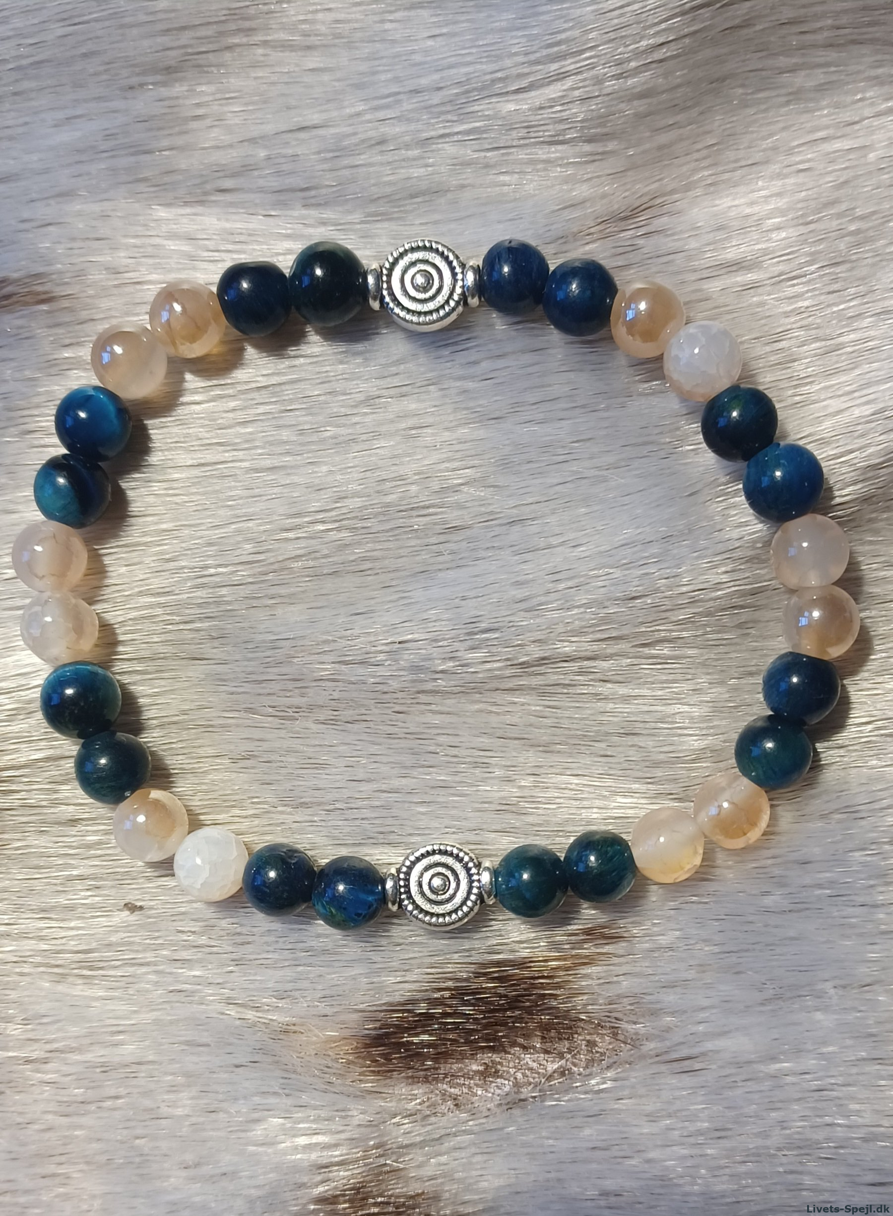 Armbånd i katteøje og perlemor
